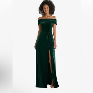 DRAPED CUFF OFF-THE-SHOULDER VELVET MAXI DRESS WITH POCKETS IN EVERGREEN